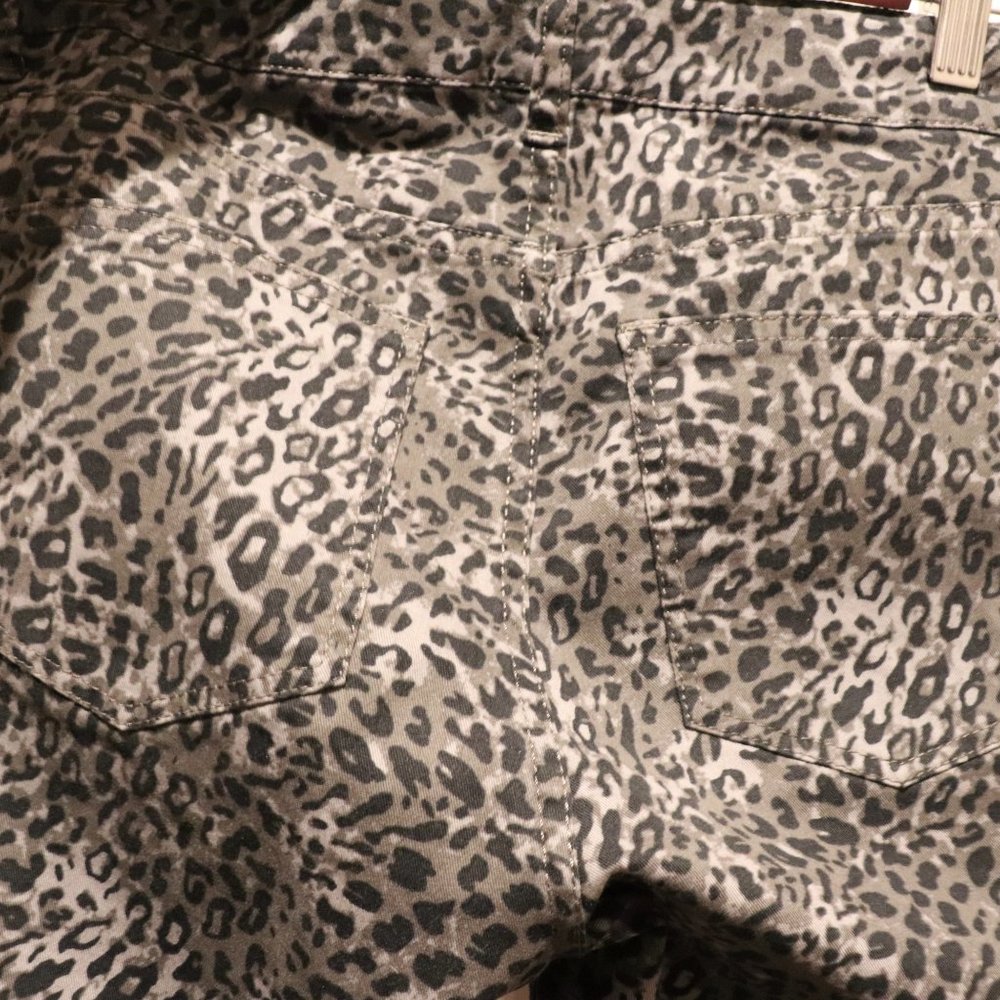 Talbots Gray Leopard Print Pants - image 4